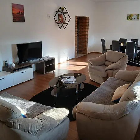 Apartment Kuca Np *