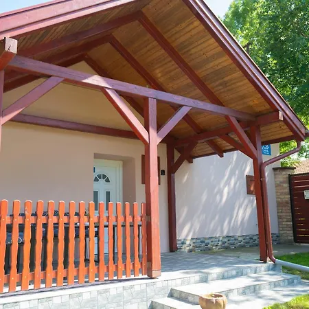 Kuca Np * Backa Topola