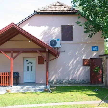 Kuca Np * Backa Topola